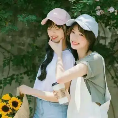 女生闺密小清新头像,两个,背景是大自然绿色的