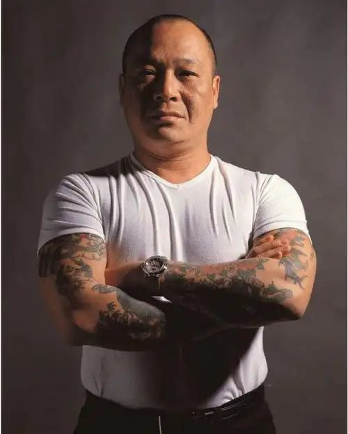 还有什么丧狗,盲蛇之类的,但是b哥叫的最多,最简单好记,《古惑仔》